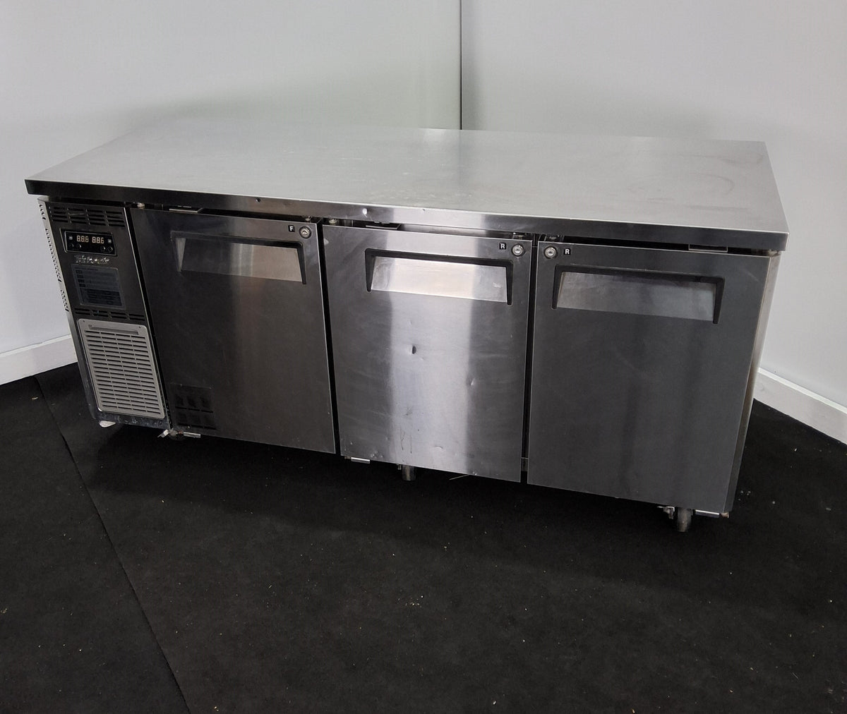 Turbo Air KURF18-3-N Undercounter Fridge/Freezer