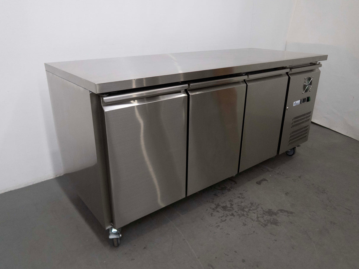 FED XUB7F18S3V Bench Freezer