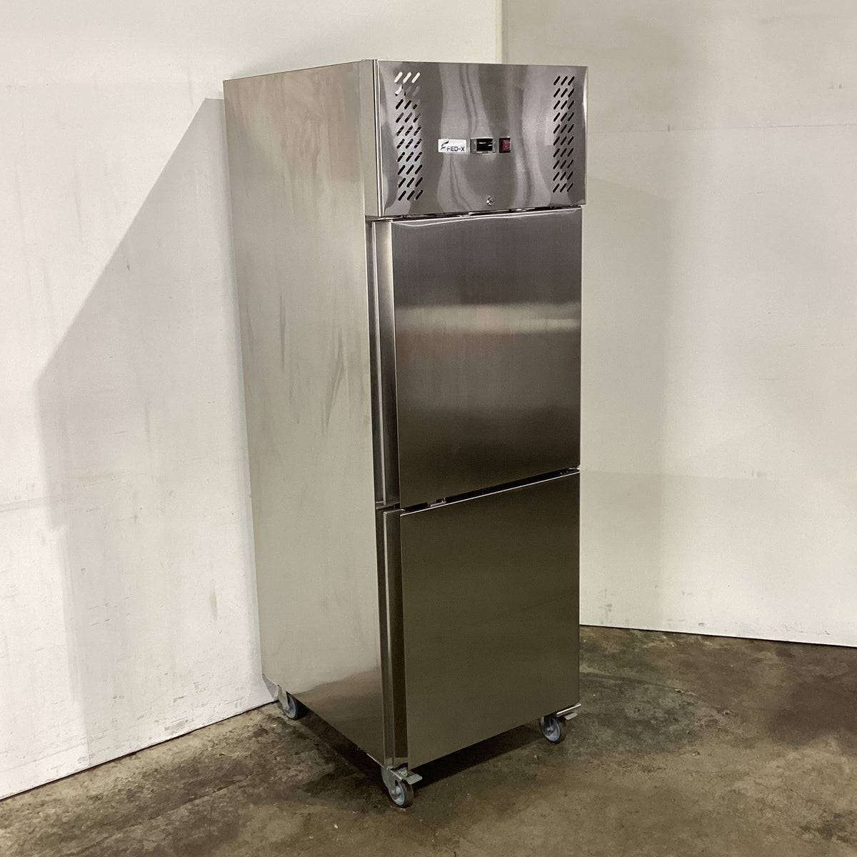 FED-X XURF600S1V Upright Freezer