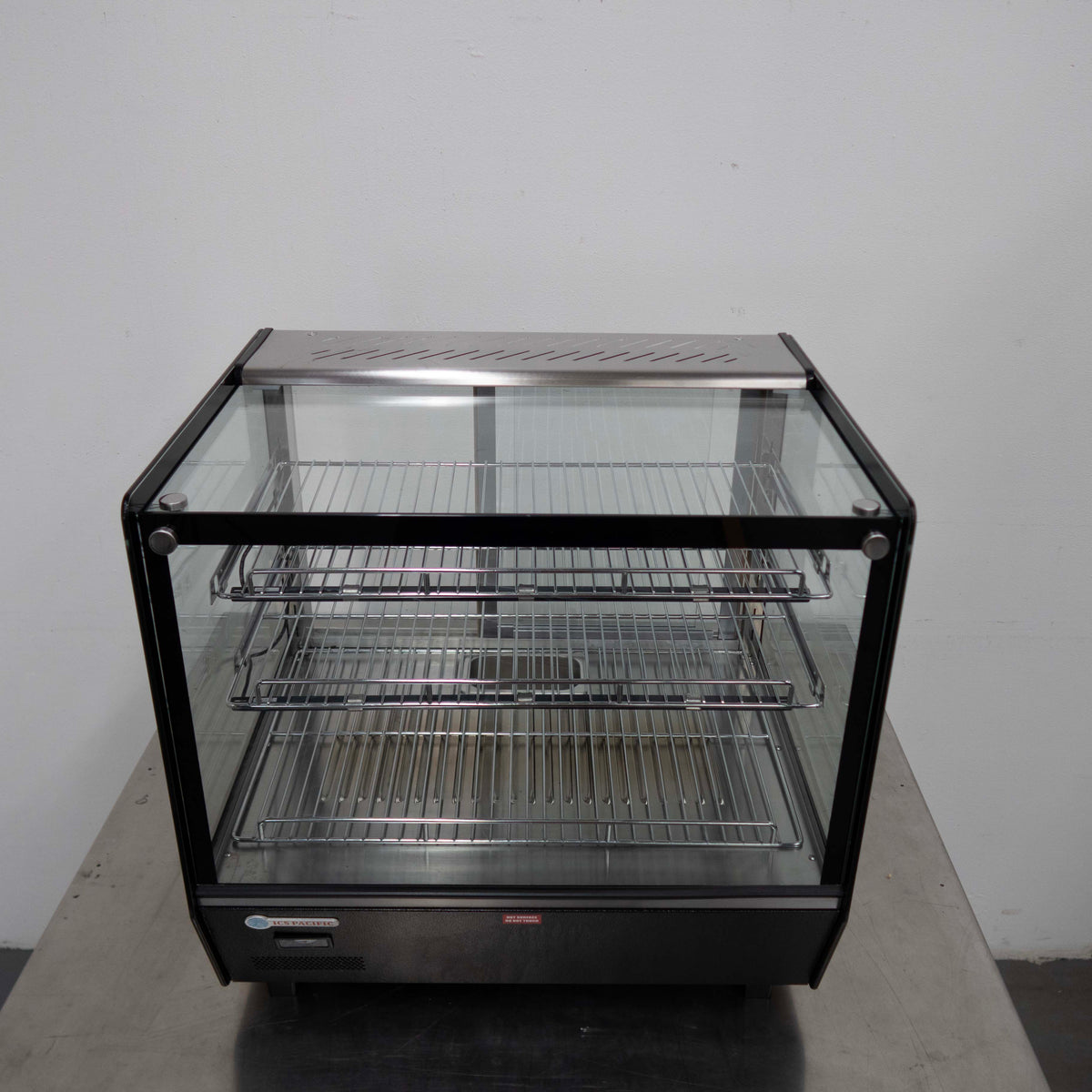 ICS Pacific RTR-150L-5 Heated Display Cabinet