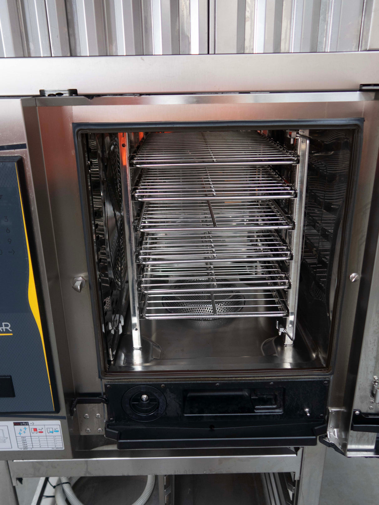 Zanussi ZCOE61B2SO 6 Tray Combi Oven with Stand + Exhaust Canopy