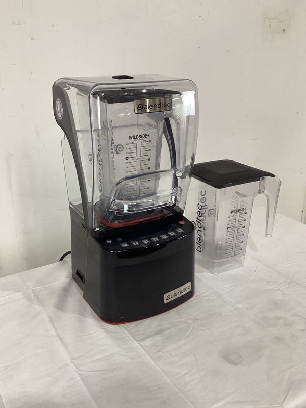 Blendtec Stealth 885 Blender + 2x Jugs