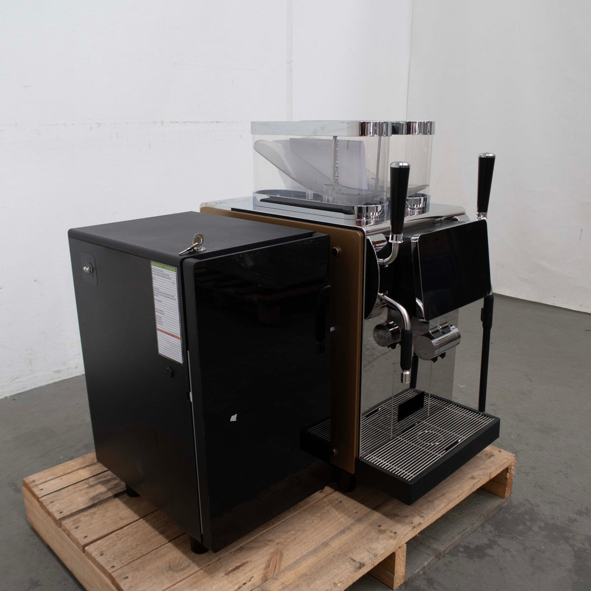 Dr Coffee Coffee Master 200 Automatic Coffee Machine + Milk Cooler