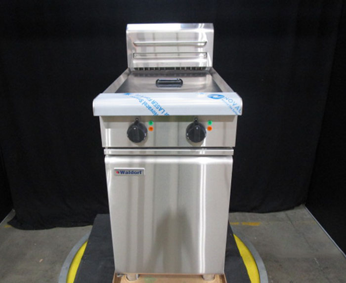 Waldorf FN8224E Twin Pan Electric Fryer