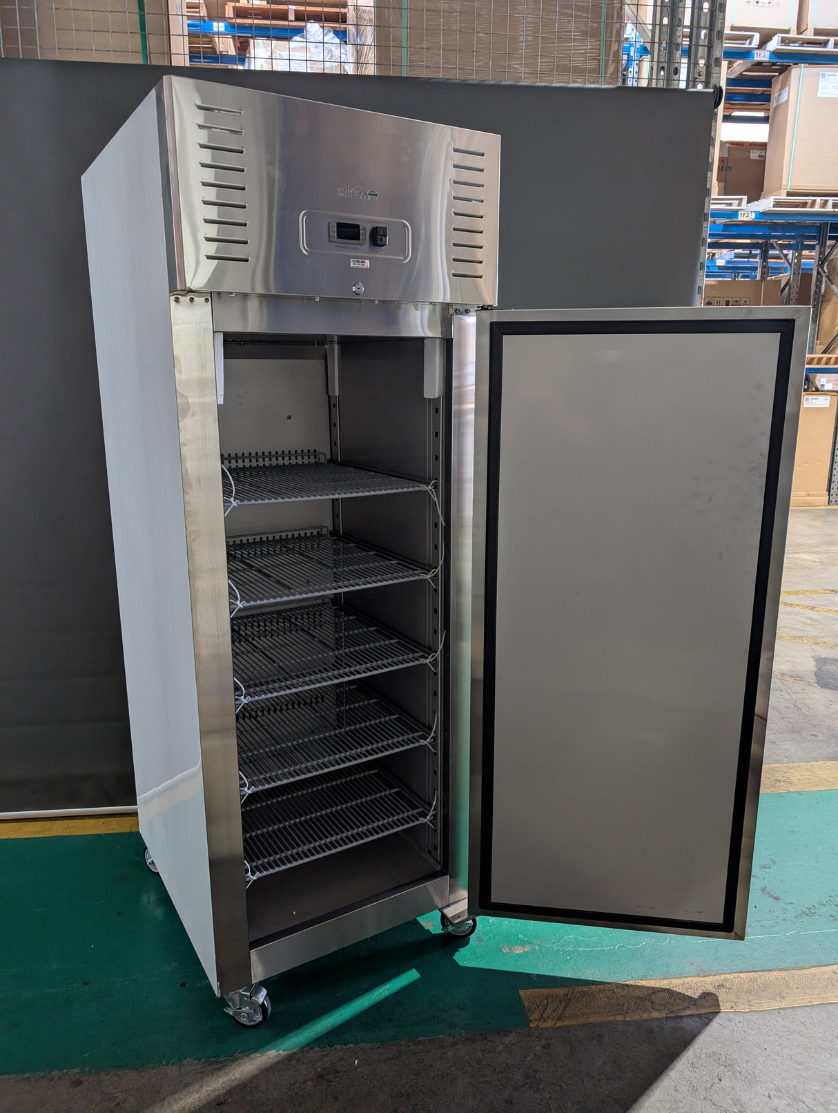 Airex AXR.URGN.1 Upright Solid Door Fridge