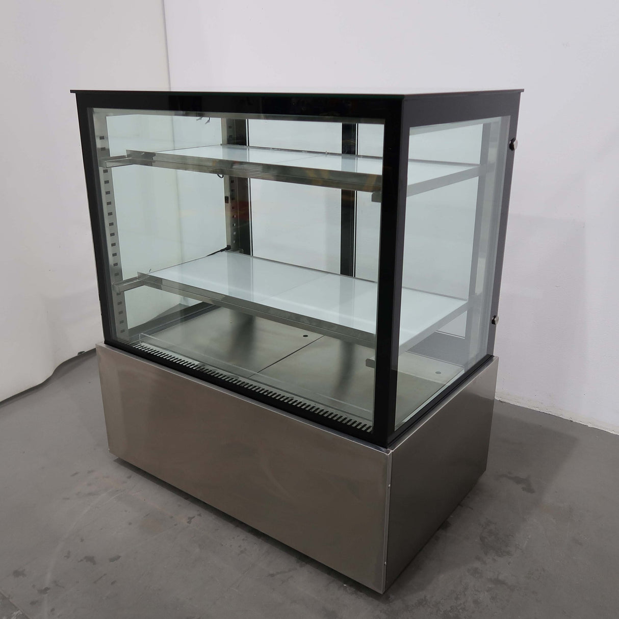 Federal CM270024 Cake Display - Whisk Hospitality - 797496