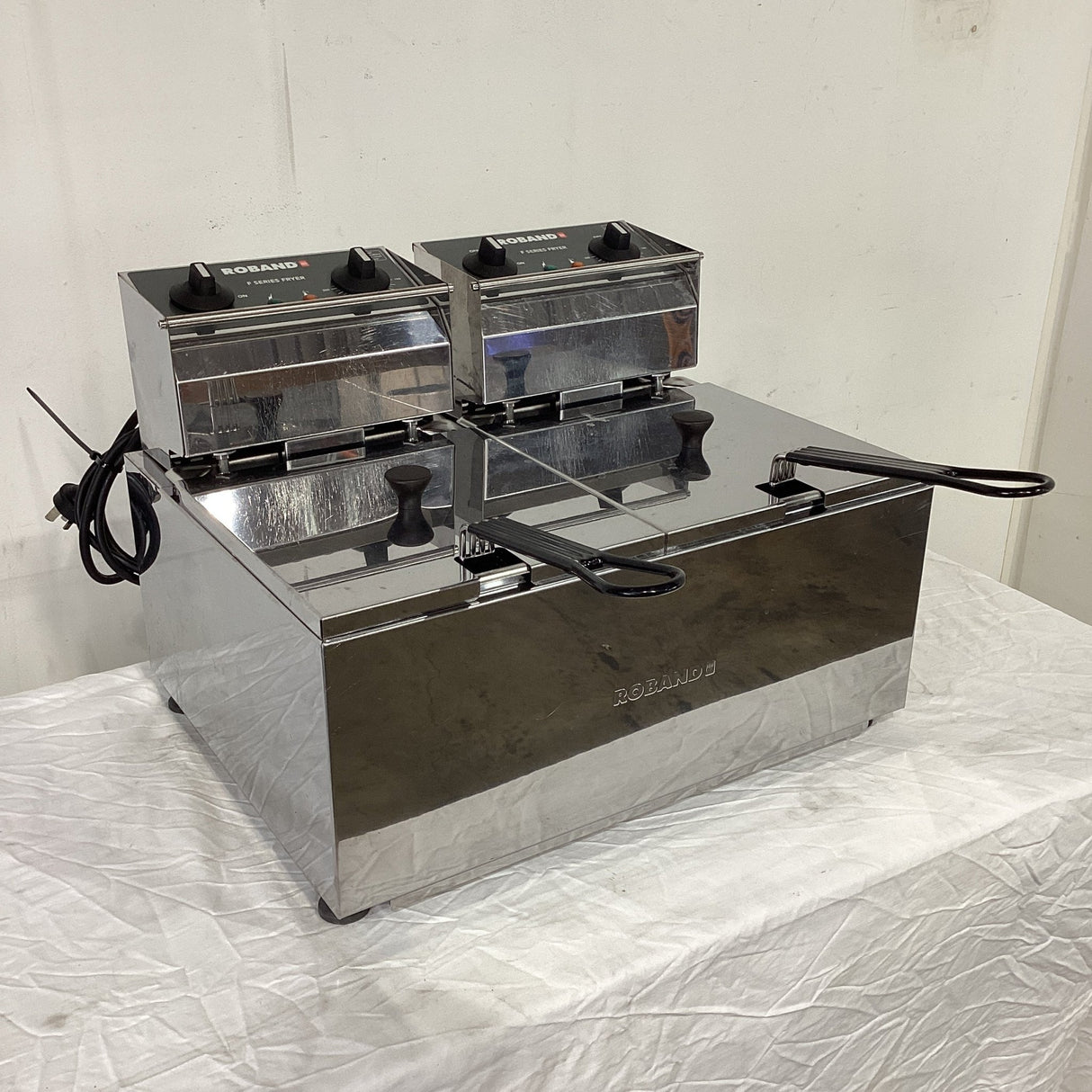 Roband F28 Countertop Fryer - Whisk Hospitality - 850383