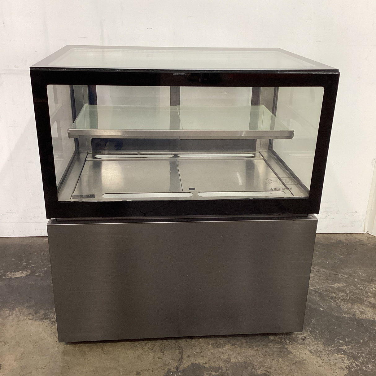 Anvil NSDJ2730 Cake Display - Whisk Hospitality - 833739