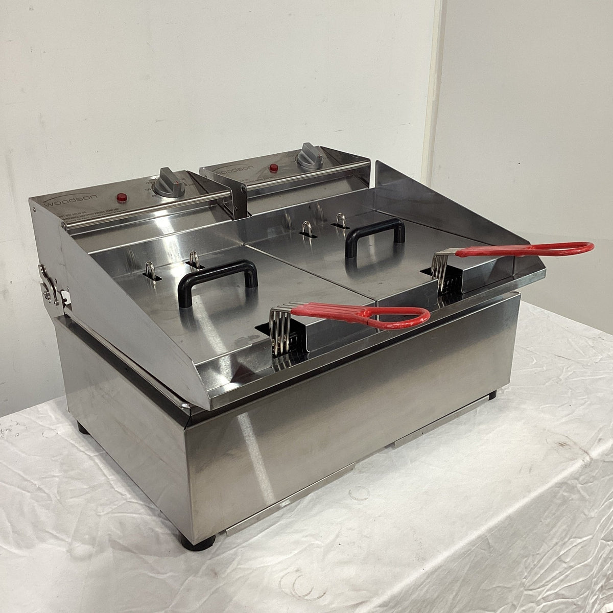 Woodson W.FRT50C Countertop Fryer - Whisk Hospitality - 838977