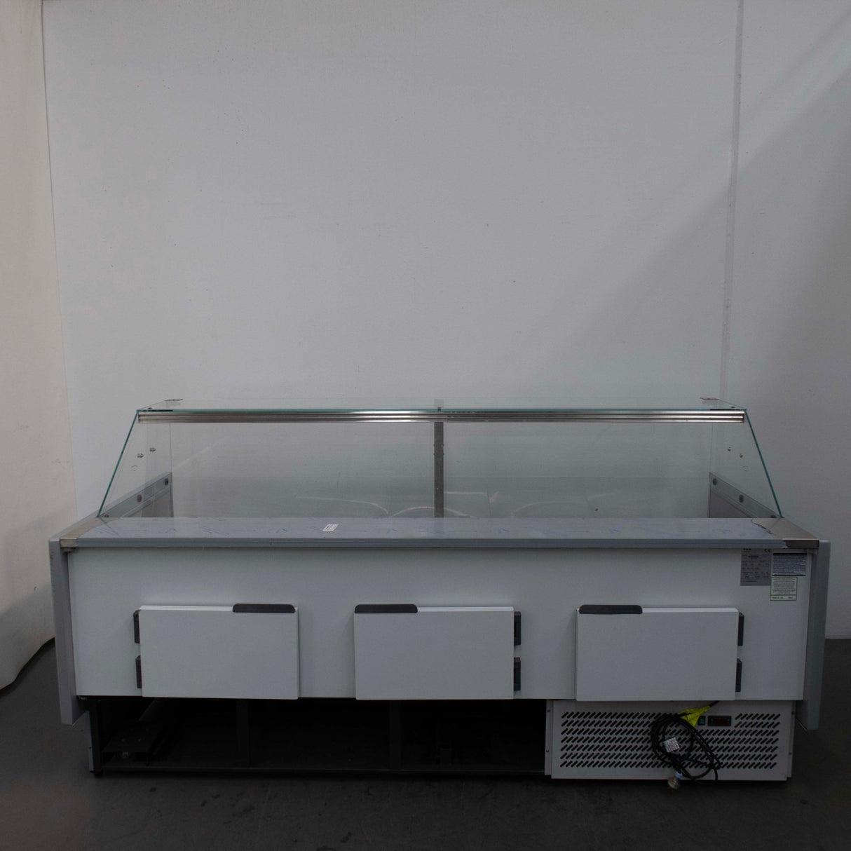 Federal MR09250VVD Deli Display - Whisk Hospitality - 801724