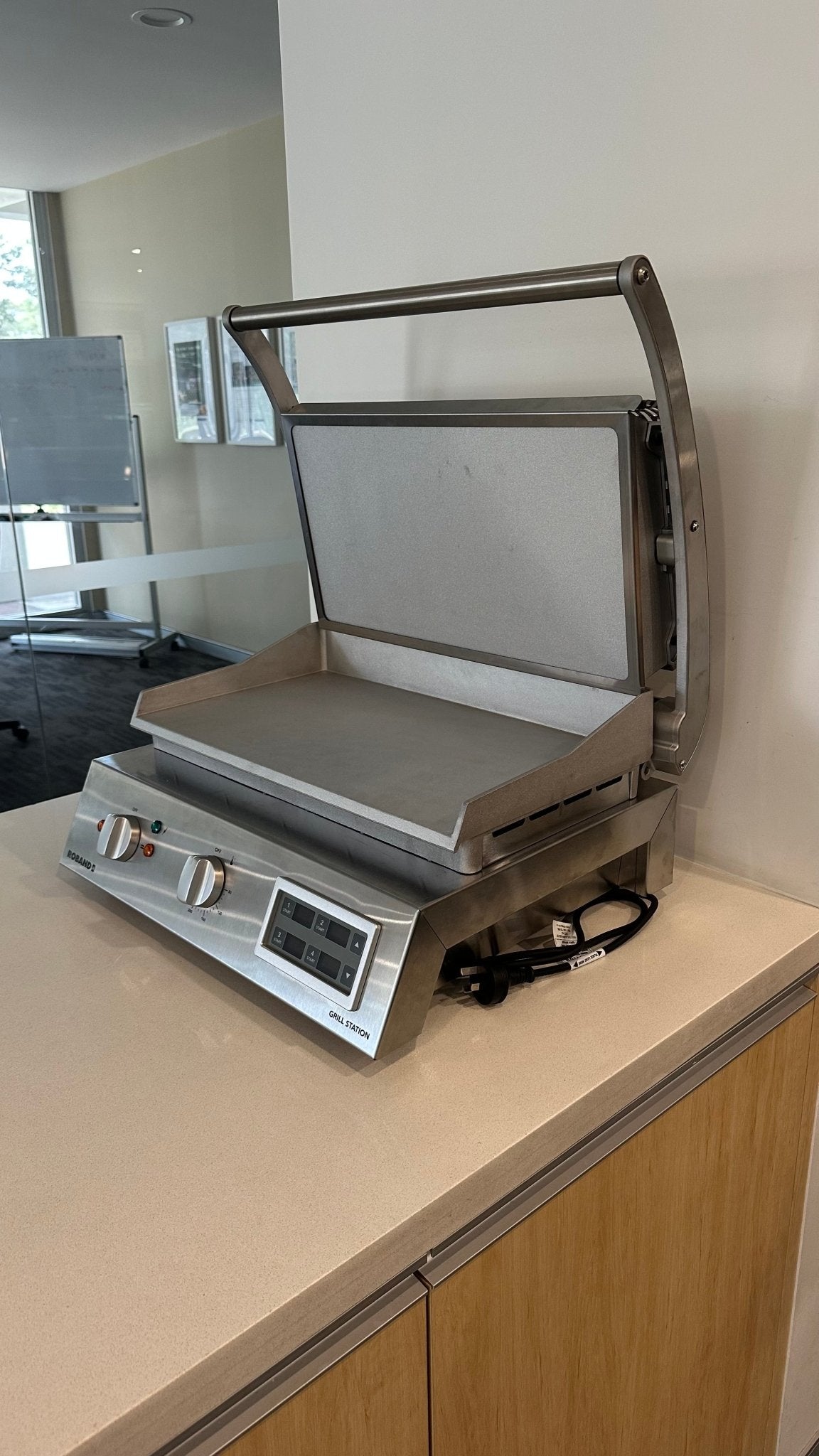 Roband GSA810SE Grill Station - Whisk Hospitality - 3PA-1907-CL-GSA810SE-158