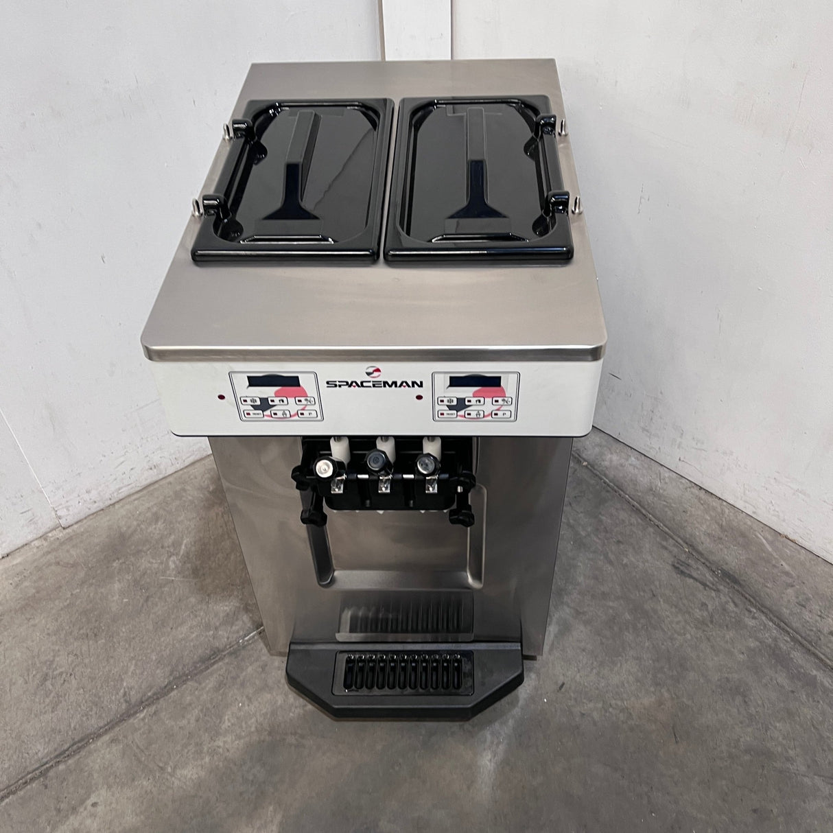 Spaceman 6235A - C Ice Cream Machine - Whisk Hospitality - 895355