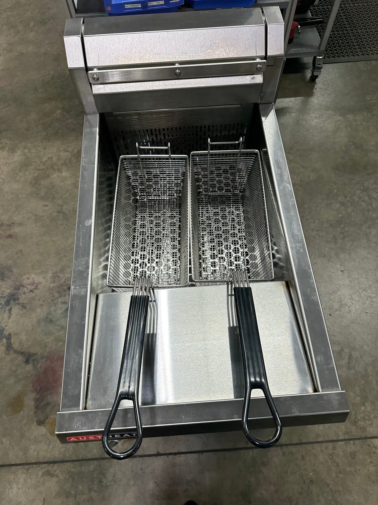 Austheat AF812 Single Pan Fryer - Whisk Hospitality - 3PA-1907-CL-AF812-846