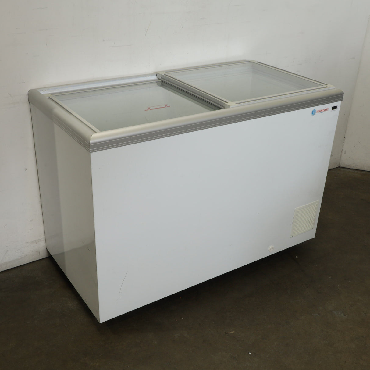 ICS CSGT45 Chest Freezer