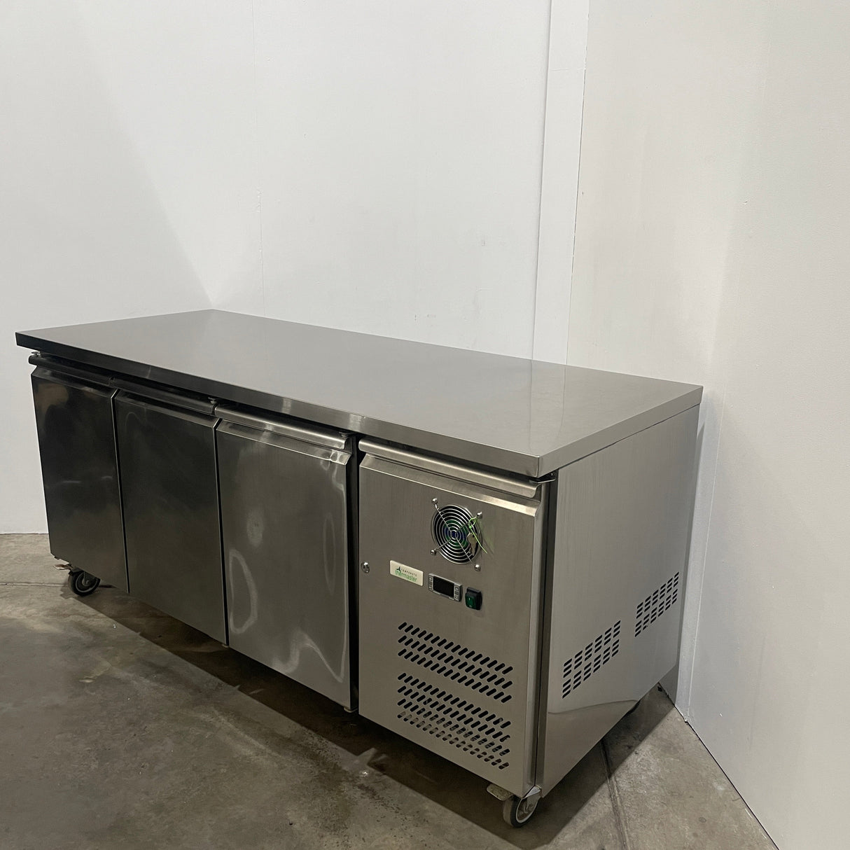 FED-X XUB7F18S3V Underbench Freezer