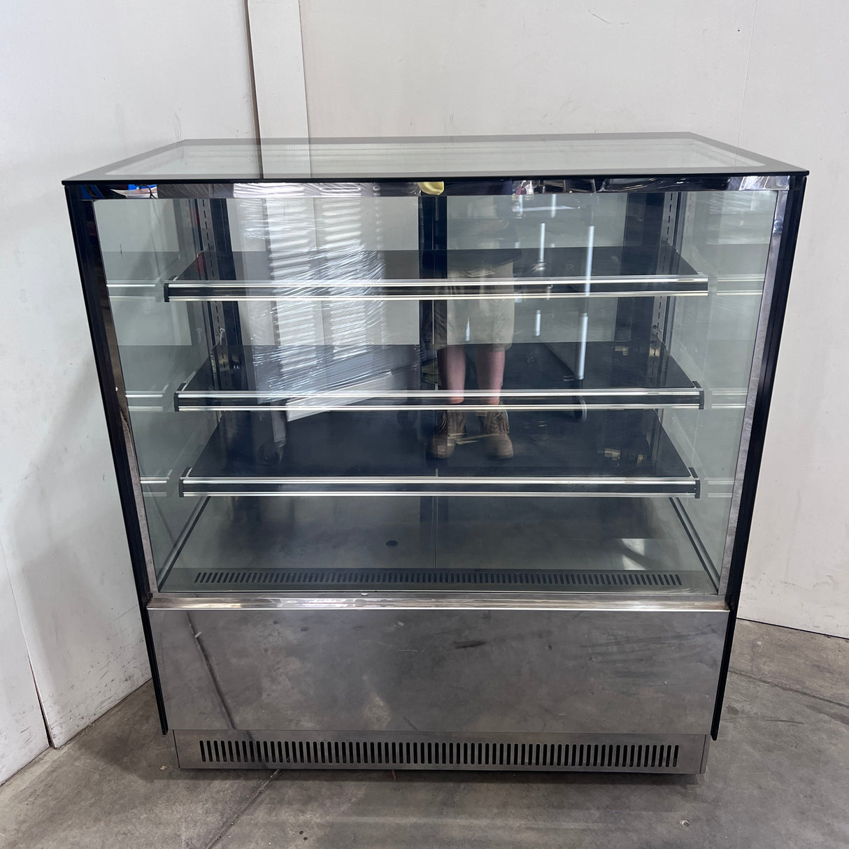 Bonvue GAN-1200RF3 Cake Display