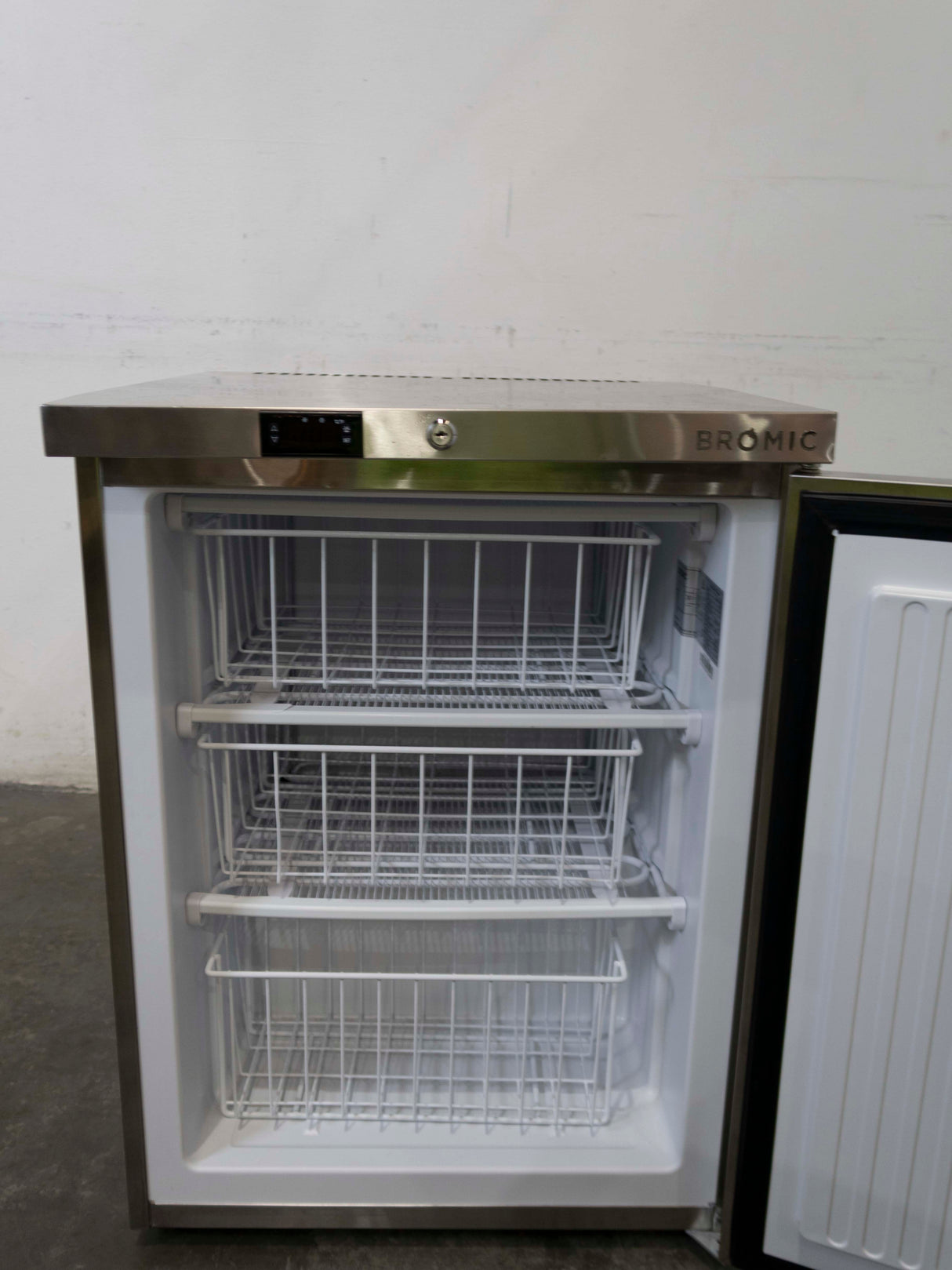 Bromic UBF0140SD-NR Bar Freezer