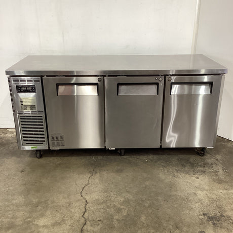 Turbo Air KURF18-3 N Undercounter Fridge/Freezer
