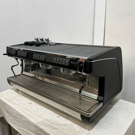Nuova Simonelli Appia Life XT 3 Group Volumetric Coffee Machine