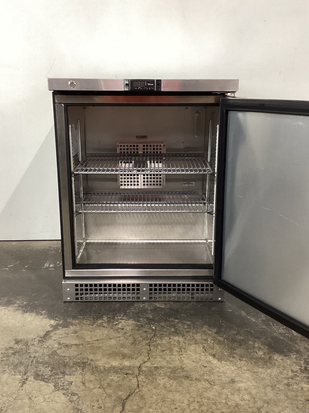 True TUC-24HC Undercounter Fridge