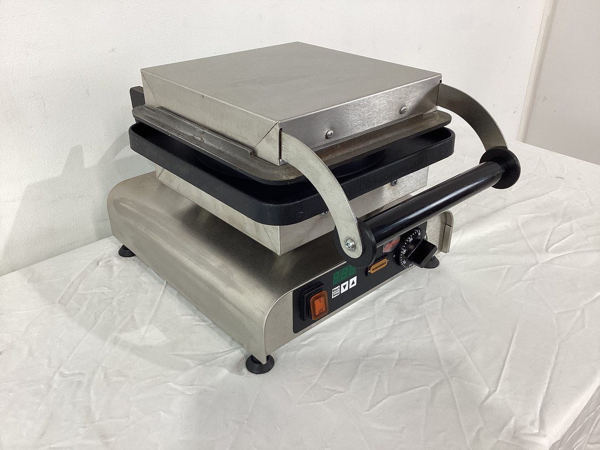 Neumarker 12-40718DT Waffle Maker