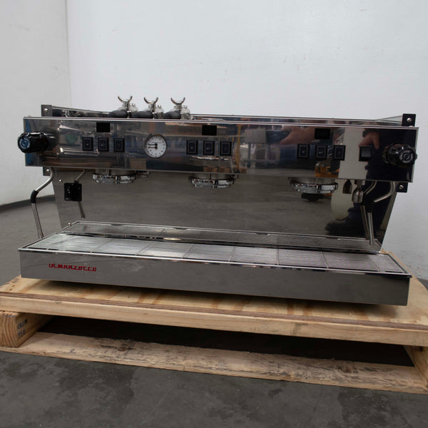 La Marzocco Linea Classic 3 Group Coffee Machine