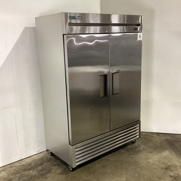 True Refrigeration T-49-HC-LD Upright Fridge