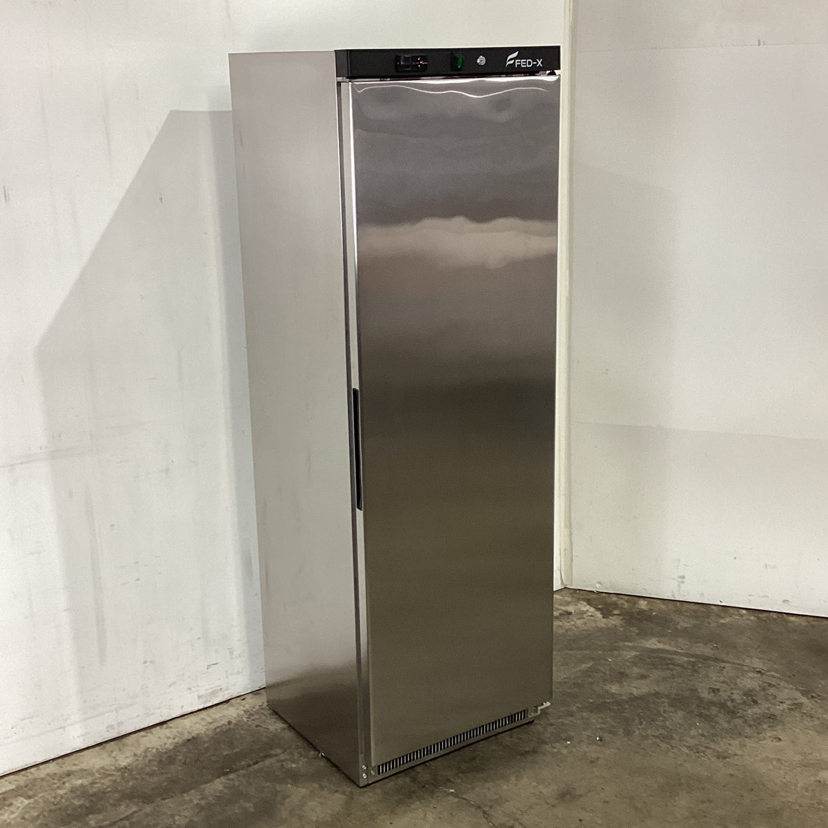 FED-X XF400SS Upright Freezer