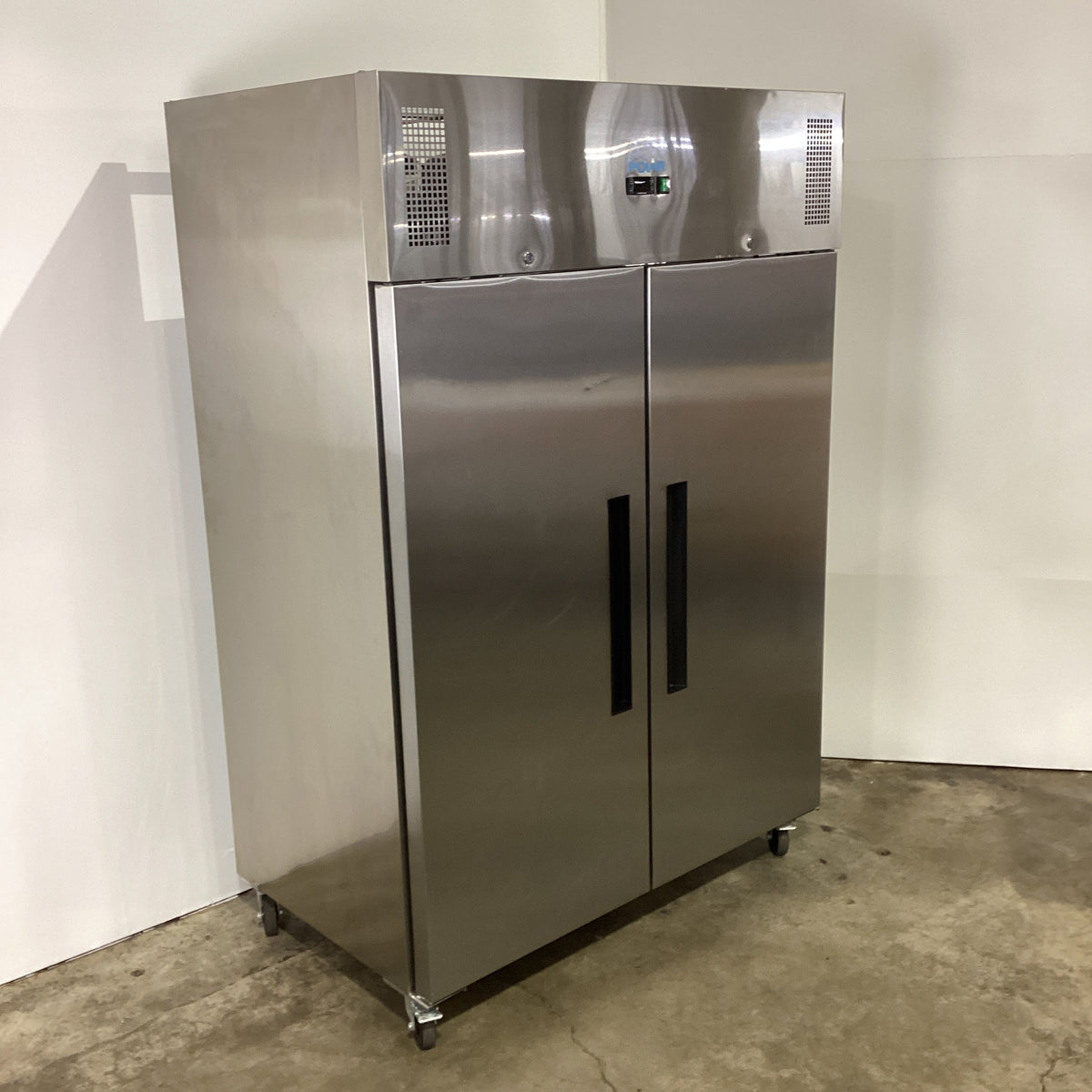 Polar DL896-A-03 Upright Freezer