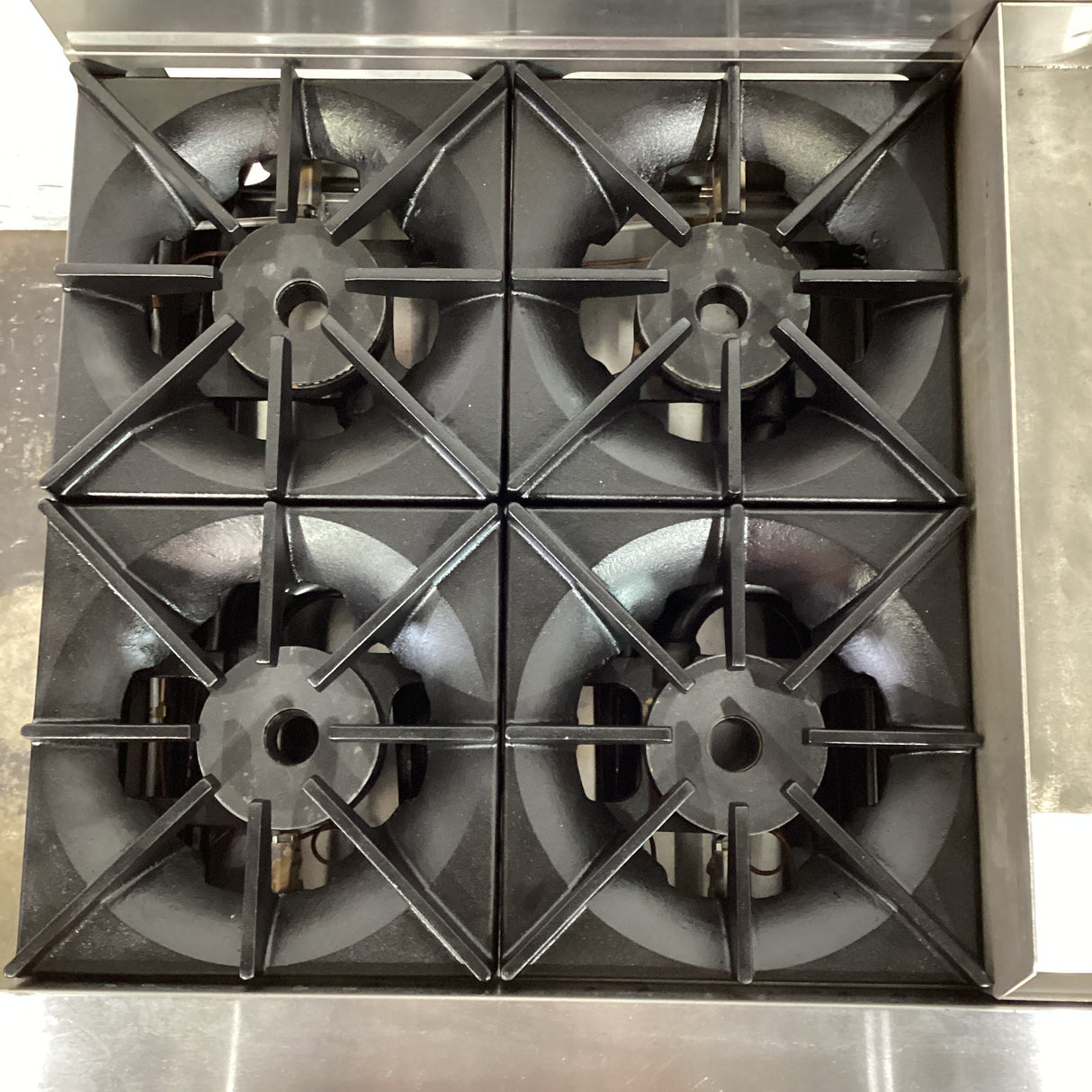 Trueheat RCT9-4-3G Open Burner Griddle + Stand