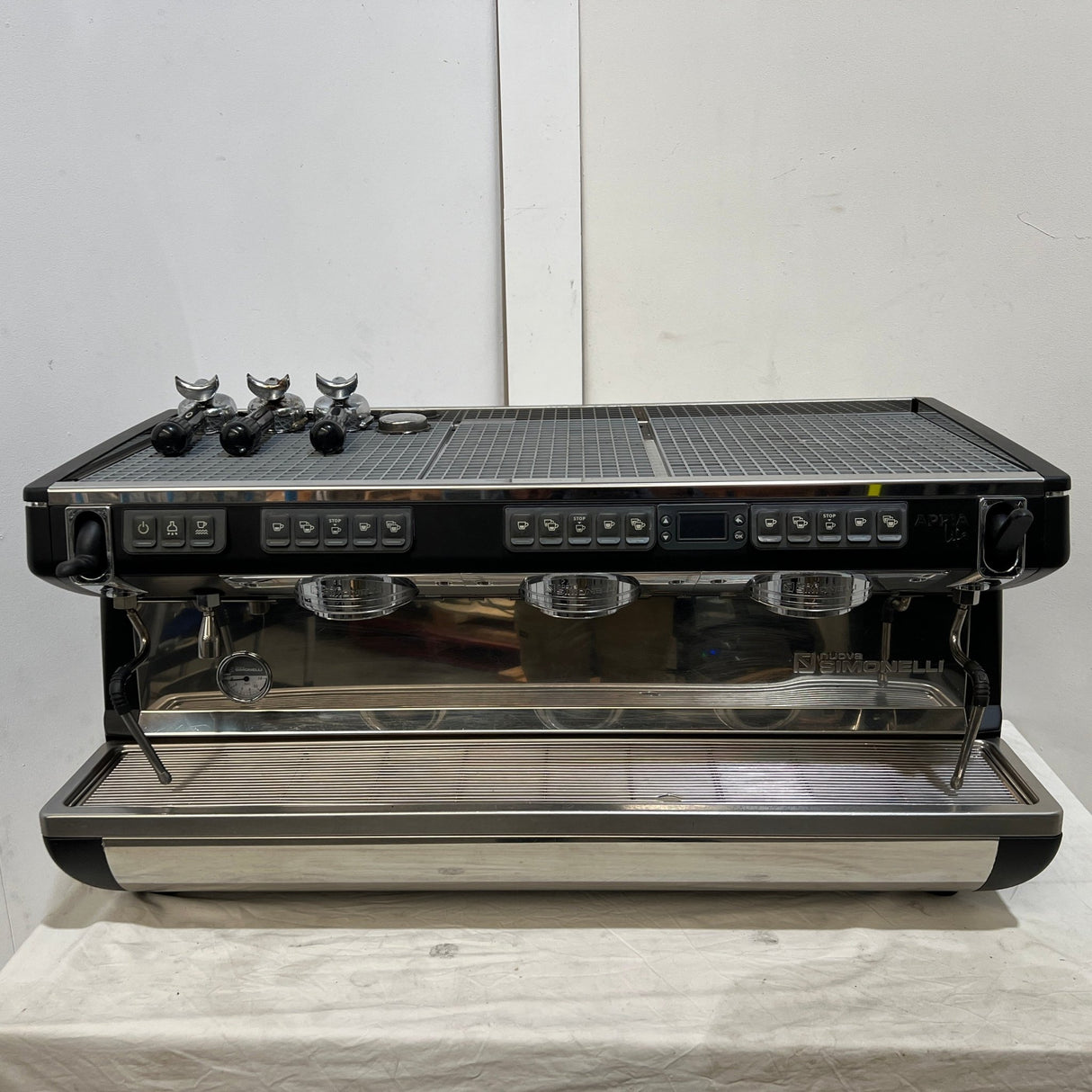 Nuova Simonelli Appia Life XT 3 Group Volumetric Coffee Machine - Whisk Hospitality - 812922