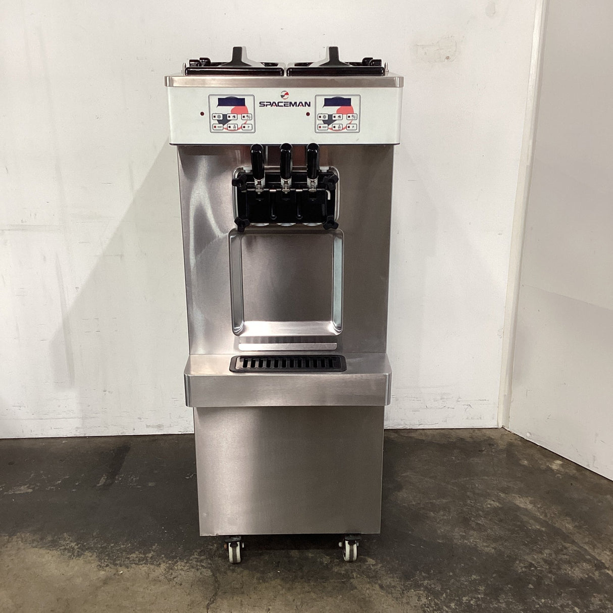 Spaceman 6250 - C Soft Serve Ice Cream Machine - Whisk Hospitality - 856119
