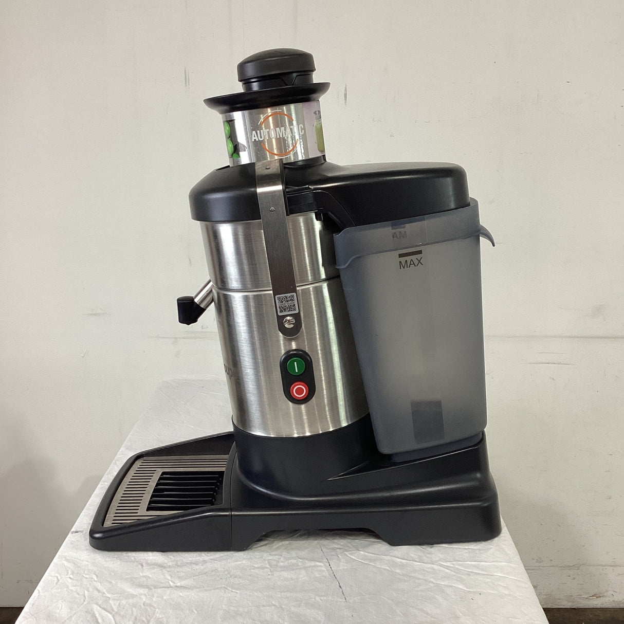 Robot Coupe J100 Centrifugal Juicer - Whisk Hospitality - 888565