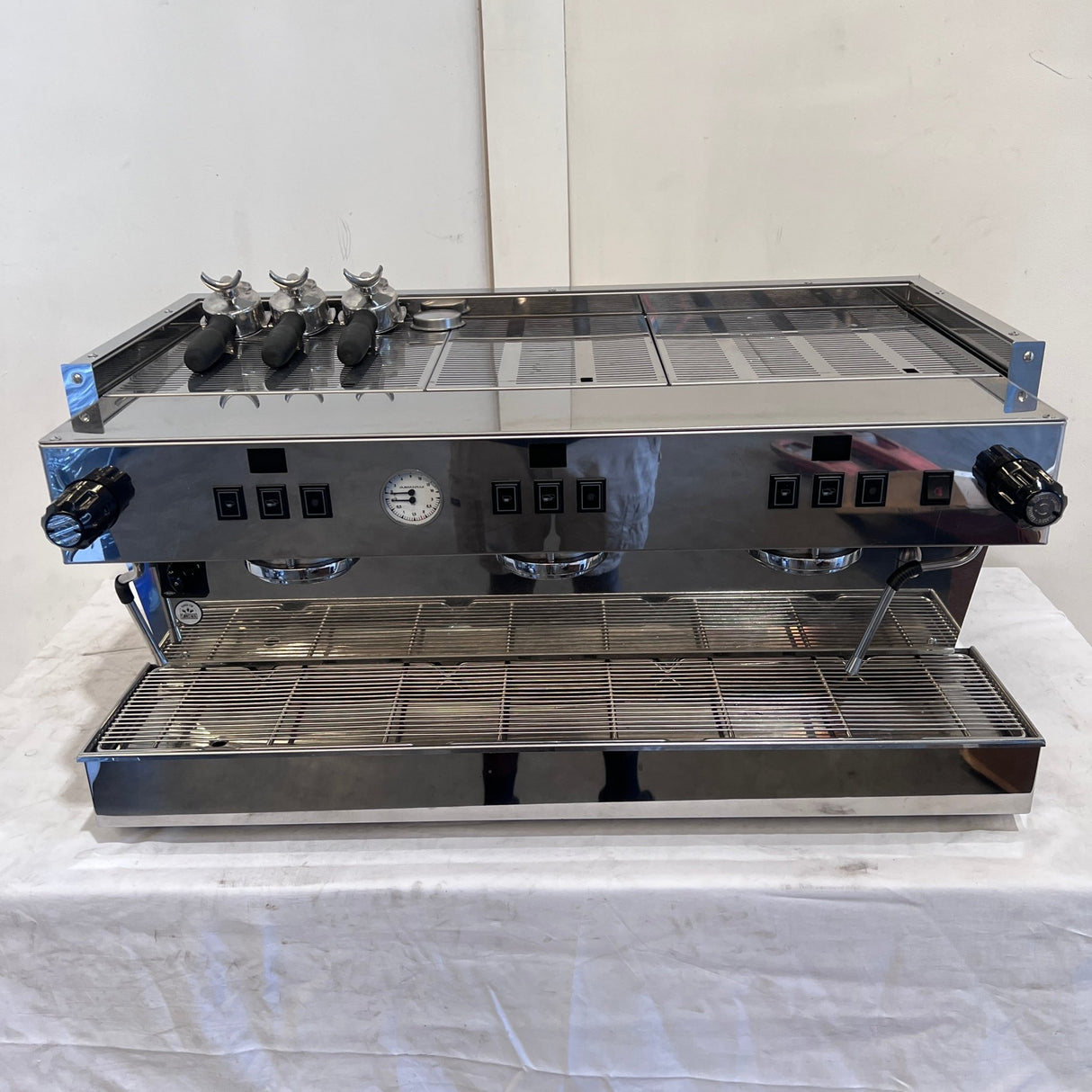 La Marzocco Linea Classic 3 Group Coffee Machine - Whisk Hospitality - 904920