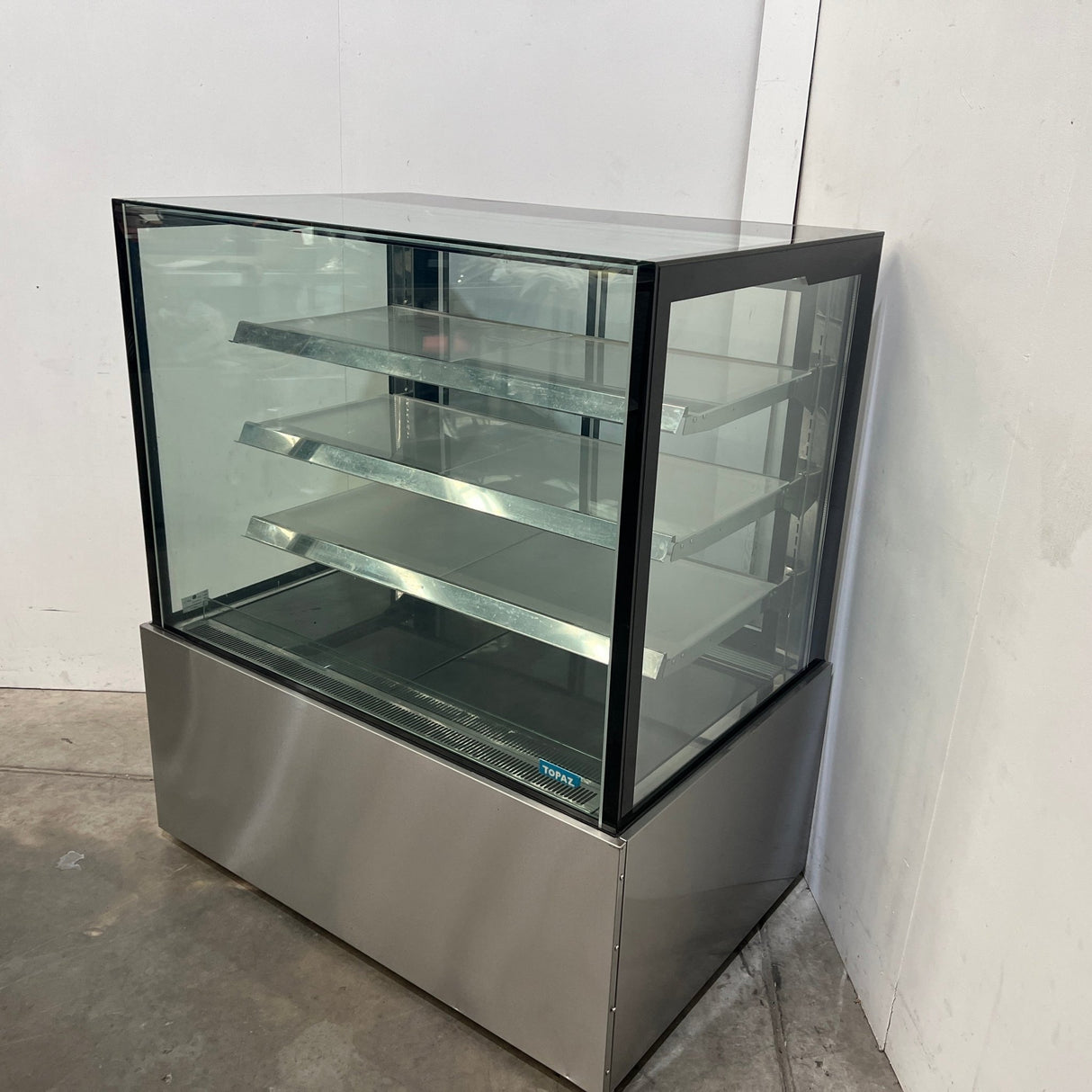 Williams HTGH12 Cake Display - Whisk Hospitality - 844879