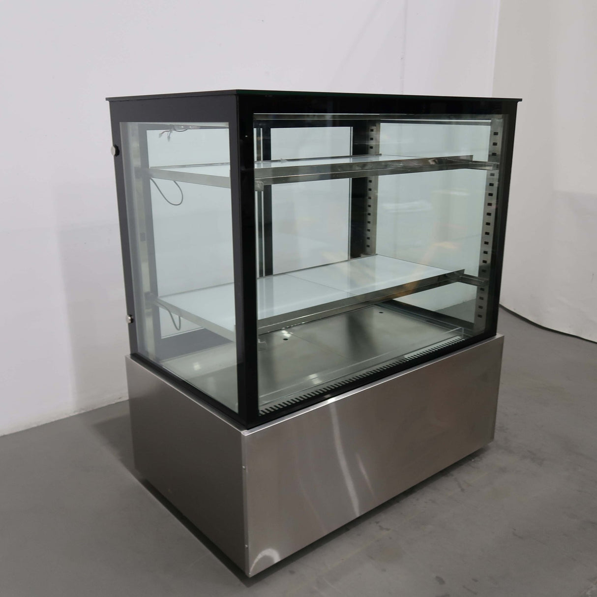 Federal CM270024 Cake Display - Whisk Hospitality - 797496