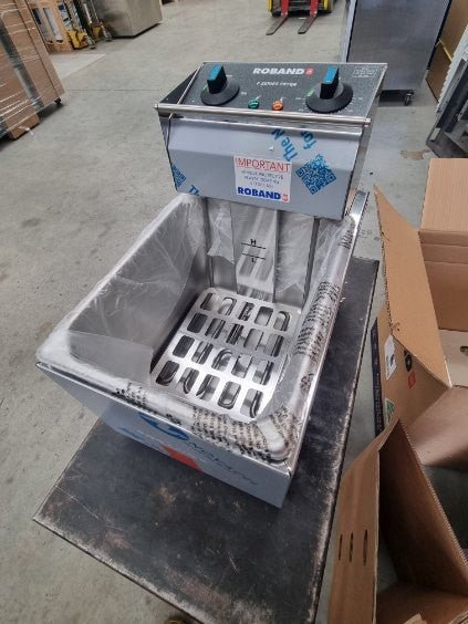 Roband F18 Single Pan Countertop Fryers - Whisk Hospitality - 3PA-8767-DHT-7661
