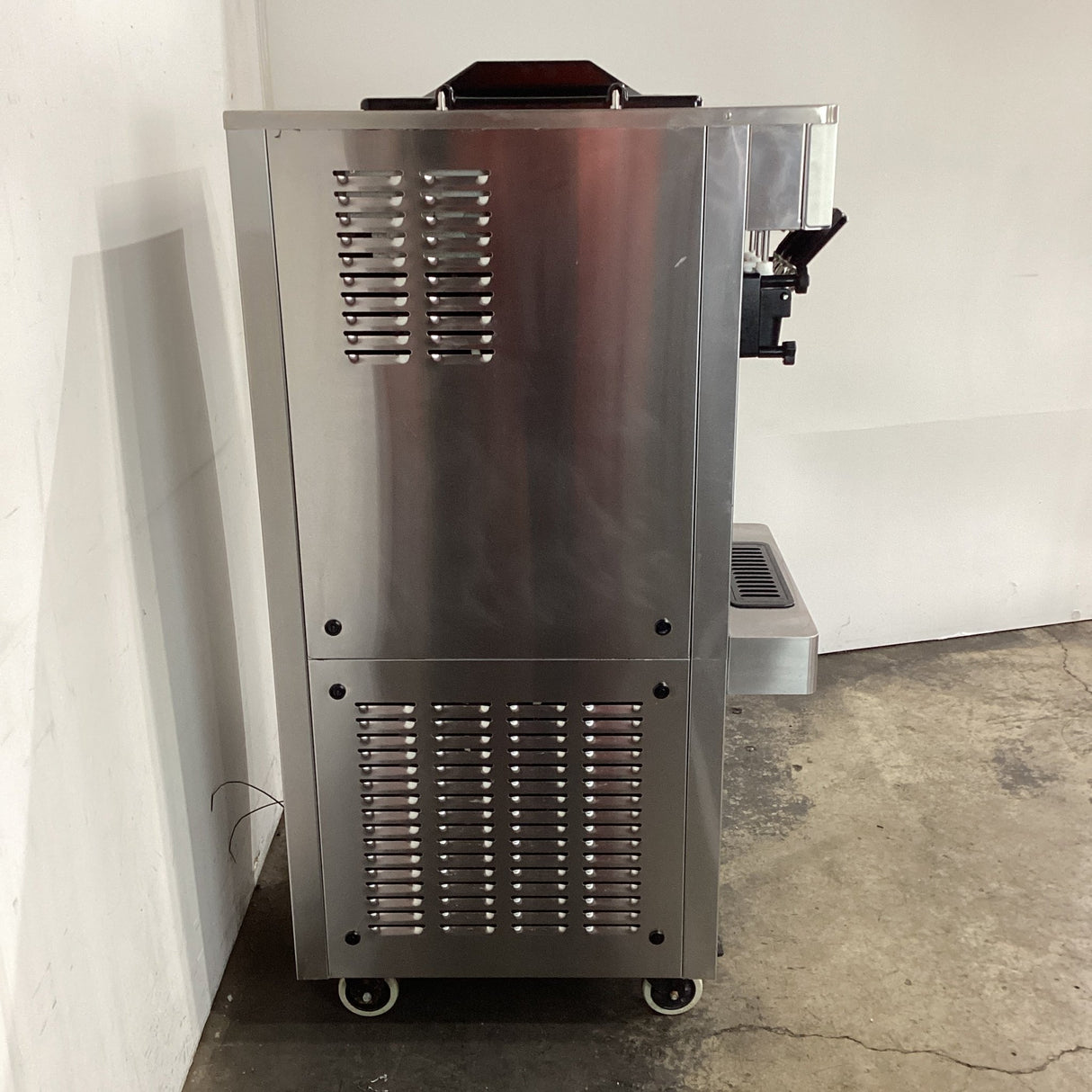 Spaceman 6250 - C Soft Serve Ice Cream Machine - Whisk Hospitality - 856119