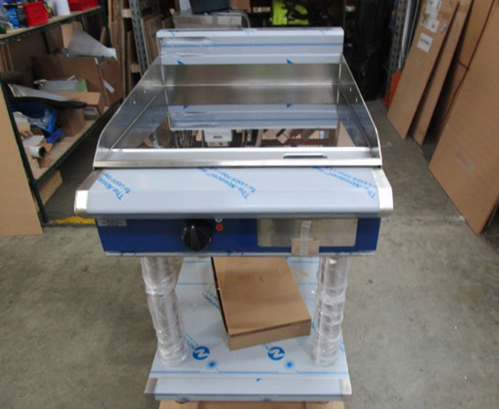 Blue Seal EP514 - LS 600mm Electric Griddle - Whisk Hospitality - 3PA-8767-2343936-Z1