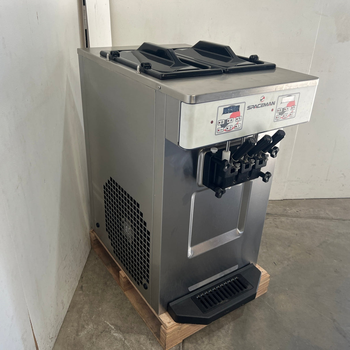 Spaceman 6235 - C Ice Cream Machine - Whisk Hospitality - 857027